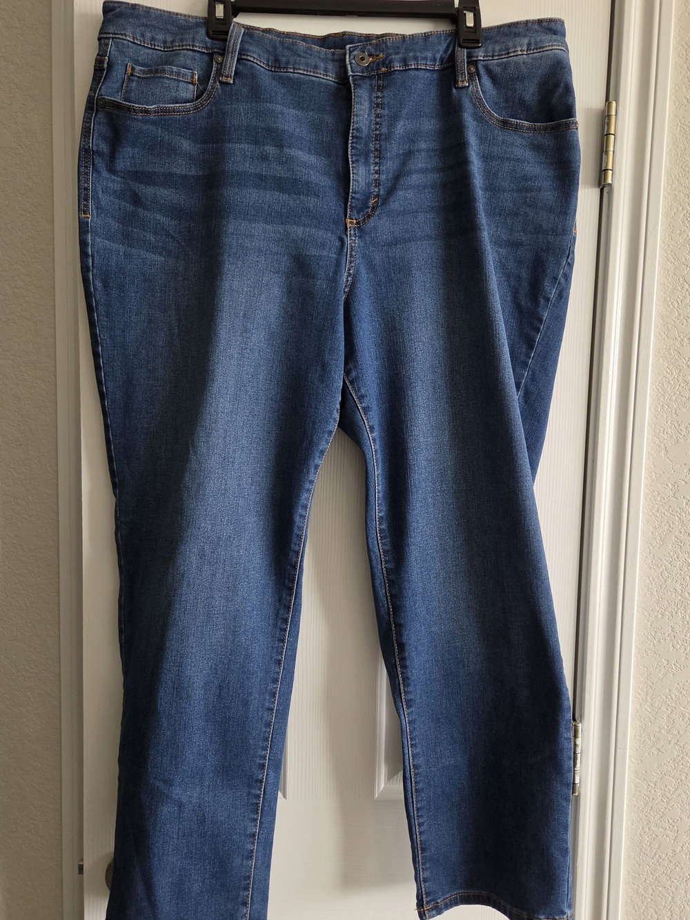 Style&Co. Classic Straight Leg Jeans!